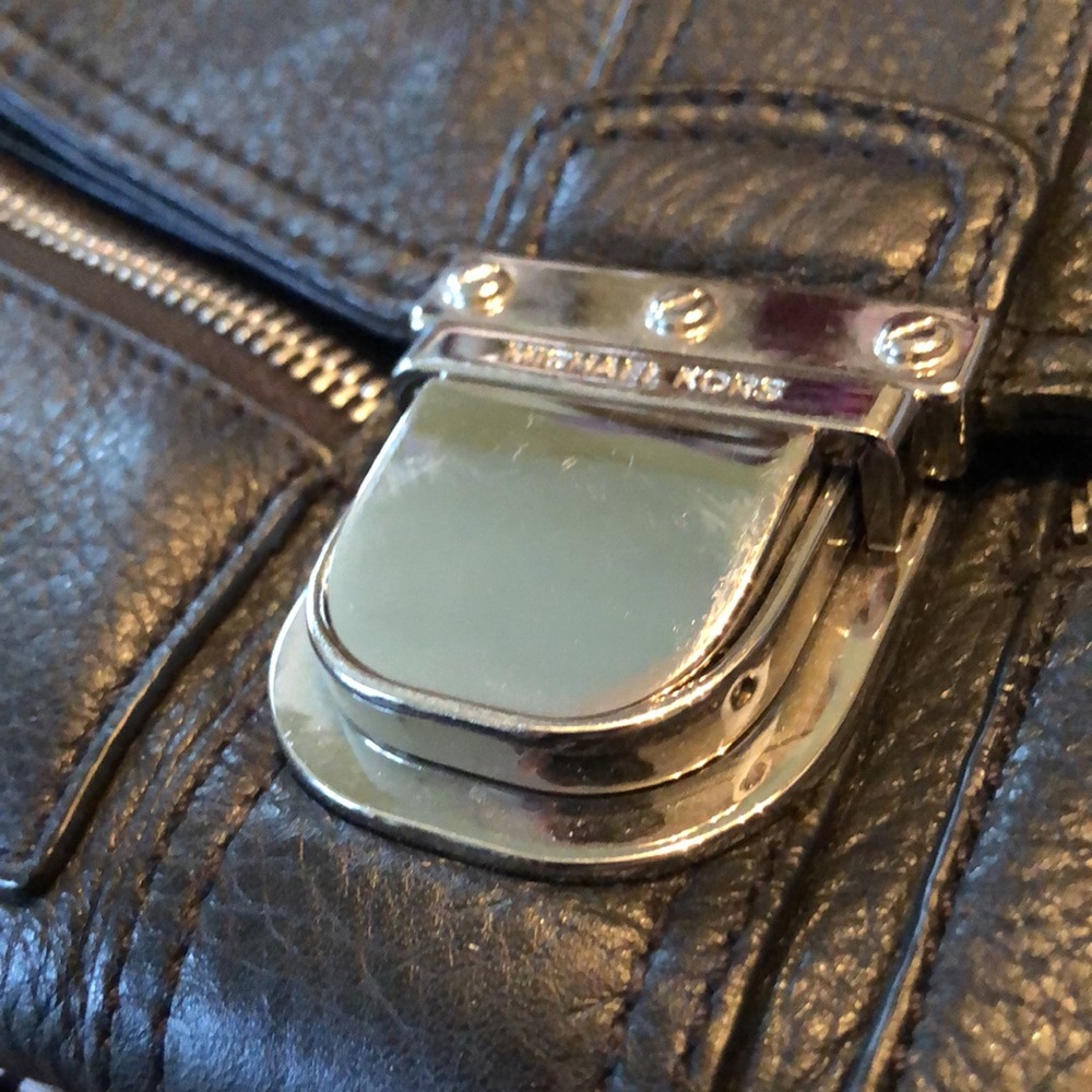 đšMichael Kors Pebbled soft leather removable chain link shoulder bag / clutch - Picture 2 of 14